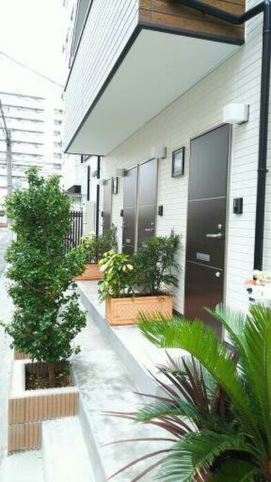 物件外観写真3　(エントランス部分)