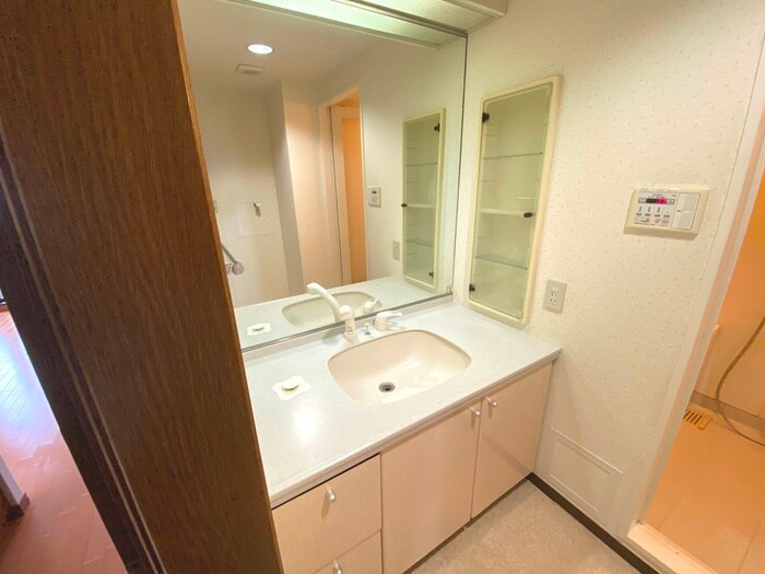 物件内観写真11　(洗面)