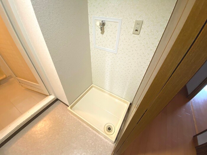 物件内観写真14　(洗濯機置場)