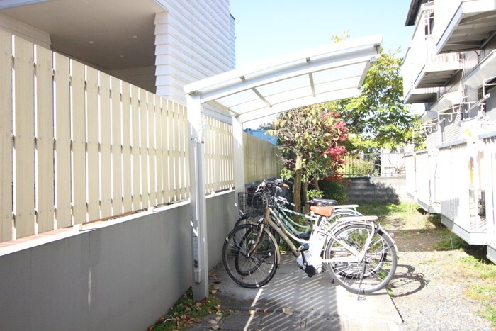 物件外観写真5　(駐輪場)