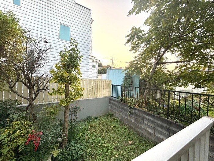 物件内観写真22　(室内からの展望)