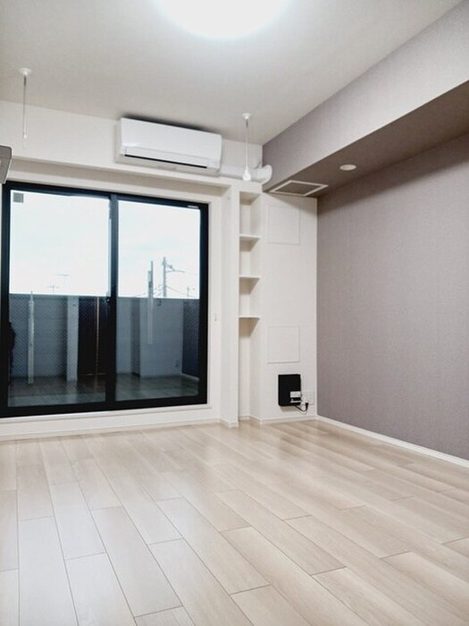 物件内観写真5　(室内からの展望)