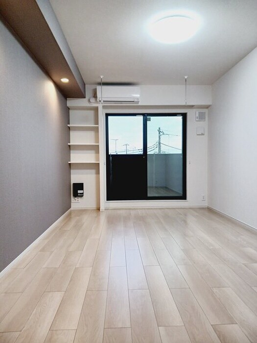 物件内観写真5　(室内からの展望)