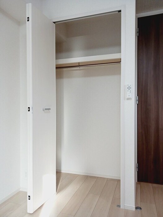 物件内観写真12　(収納)