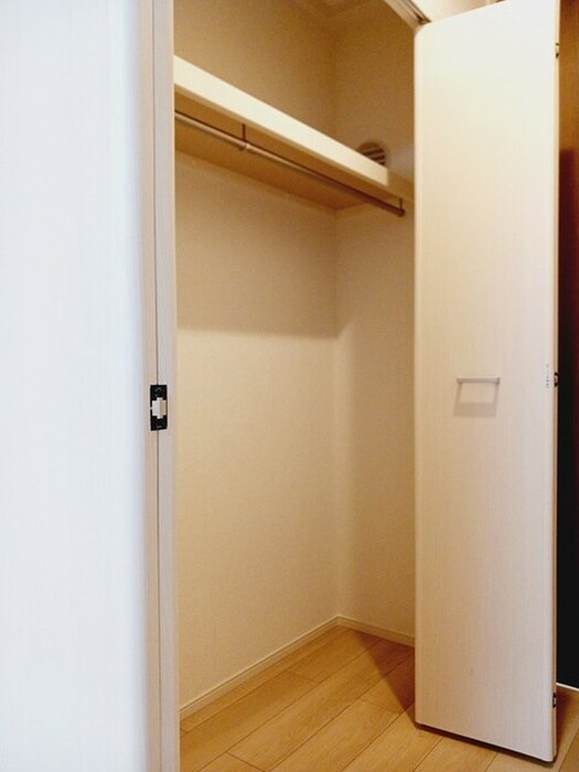 物件内観写真12　(収納)