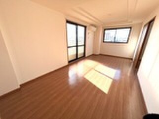 物件内観写真9　(室内からの展望)