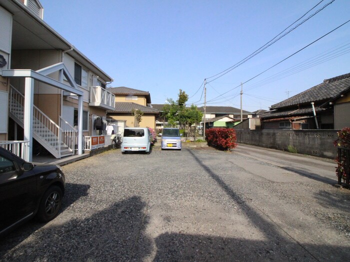物件外観写真5　(駐車場)