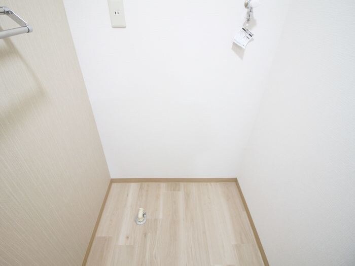 物件内観写真11　(洗濯機置場)