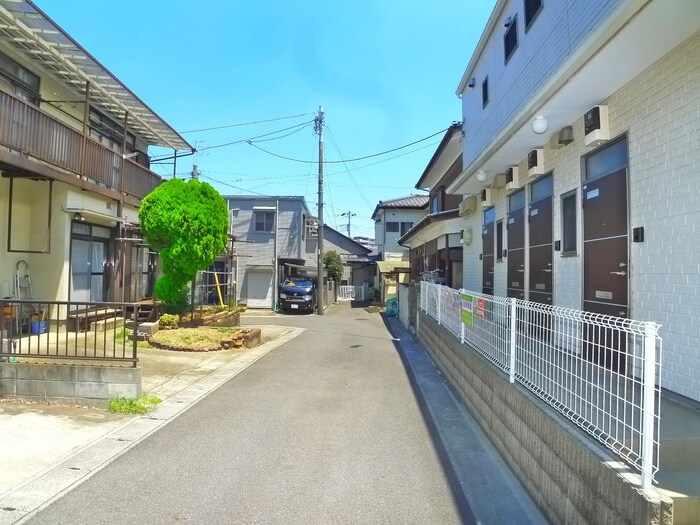 物件外観写真6　(エントランス部分)