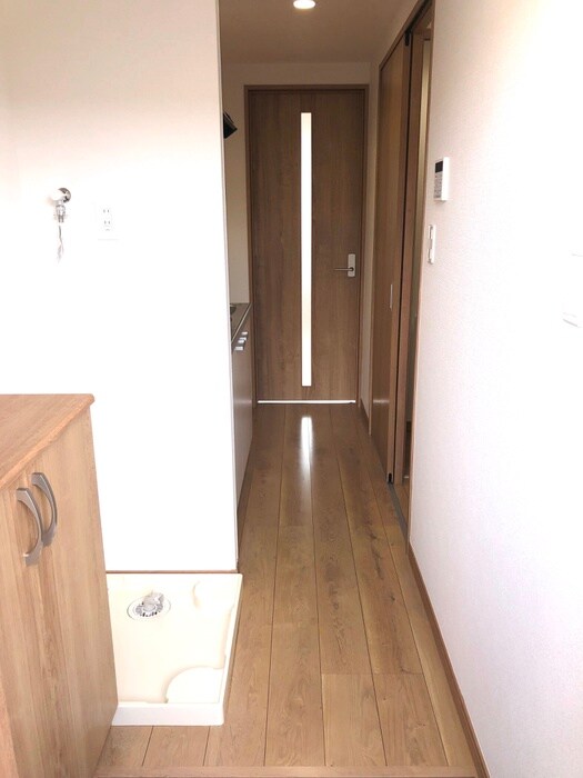 物件内観写真7　(玄関)