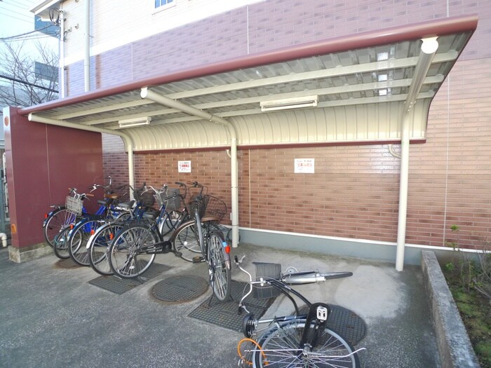 物件外観写真3　(駐輪場)