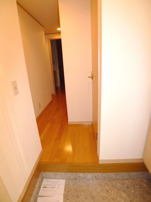 物件内観写真17　(玄関)