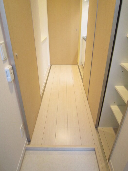 物件内観写真10　(玄関)