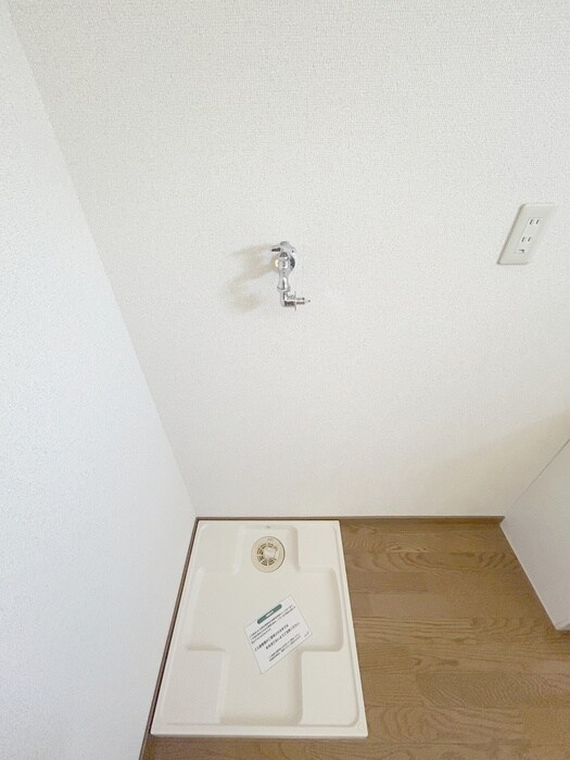 物件内観写真13　(洗濯機置場)