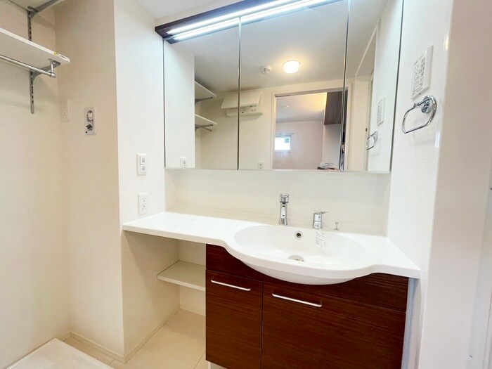 物件内観写真13　(洗面)