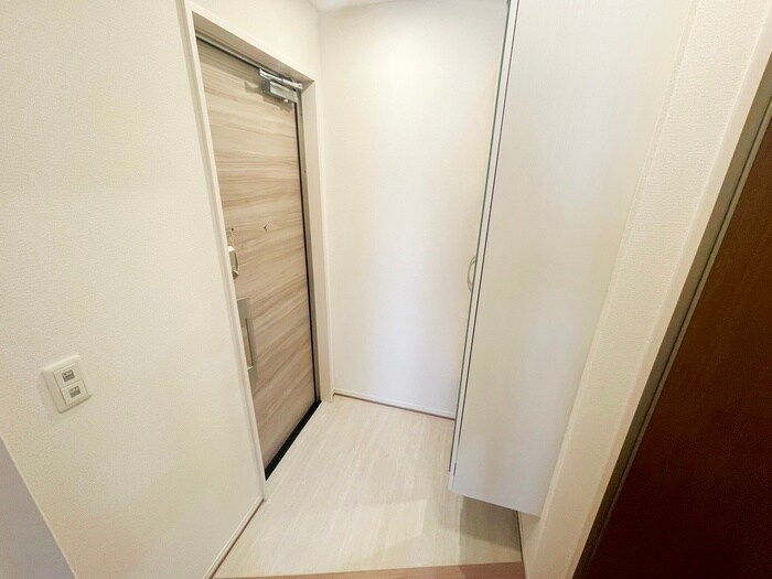 物件内観写真16　(玄関)
