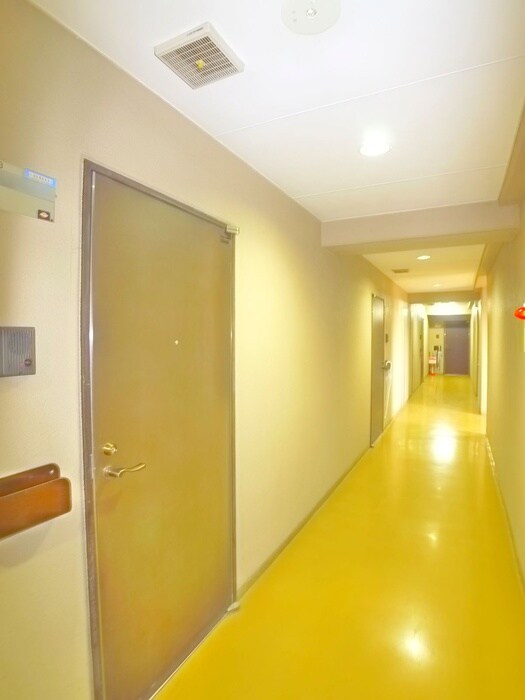 物件外観写真6　(エントランス部分)