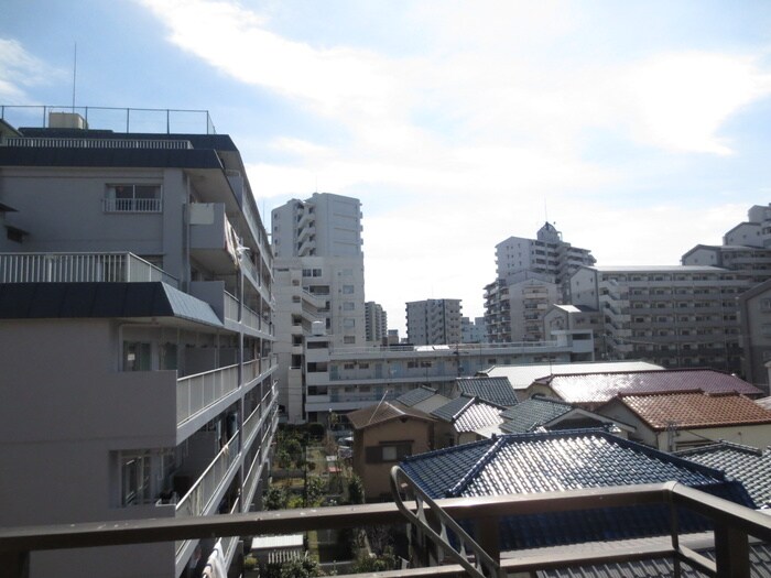 物件内観写真16　(室内からの展望)