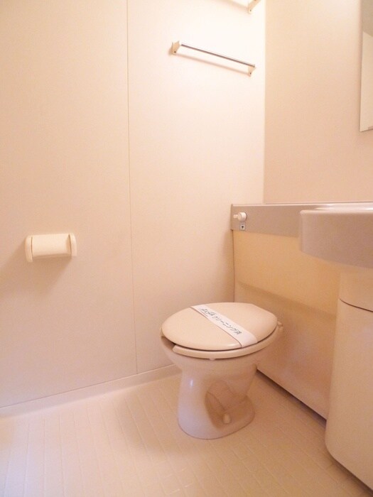 物件内観写真14　(トイレ)