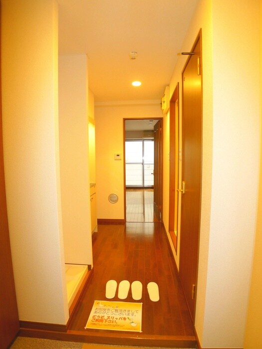 物件内観写真15　(玄関)