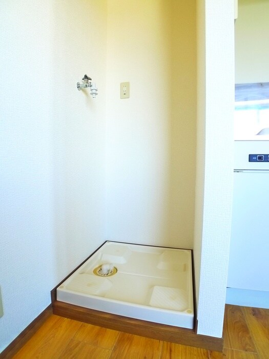 物件内観写真15　(洗濯機置場)