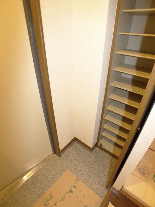物件内観写真16　(靴箱)