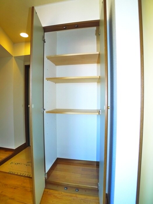 物件内観写真18　(収納)