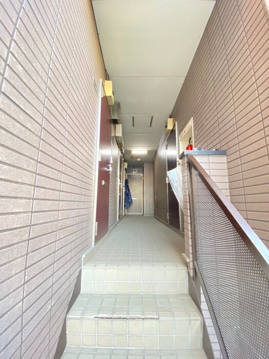 アスコット西国立のエントランス部分