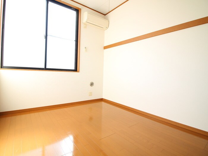 物件内観写真8　(室内からの展望)