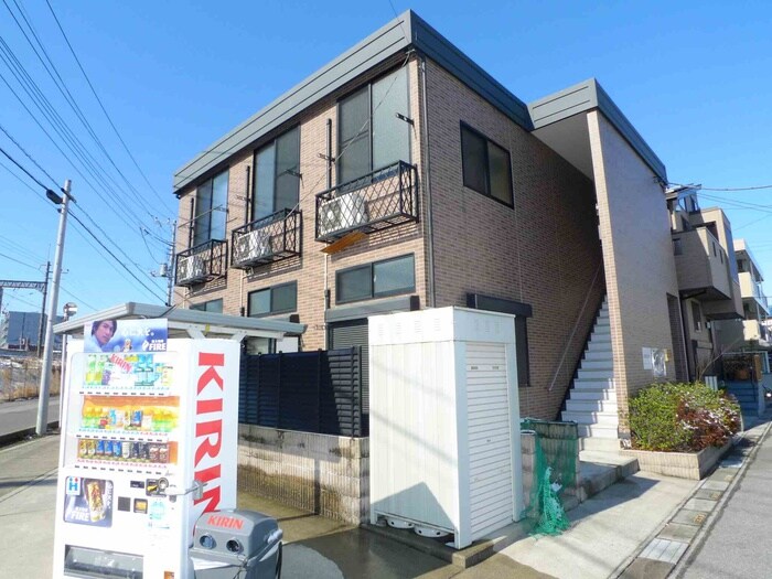 物件外観写真4　(エントランス部分)