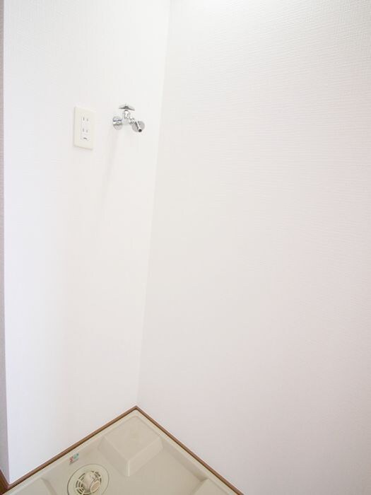 物件内観写真15　(洗濯機置場)