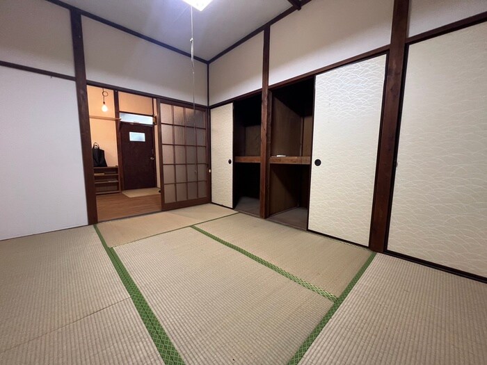 物件内観写真3　(居室)