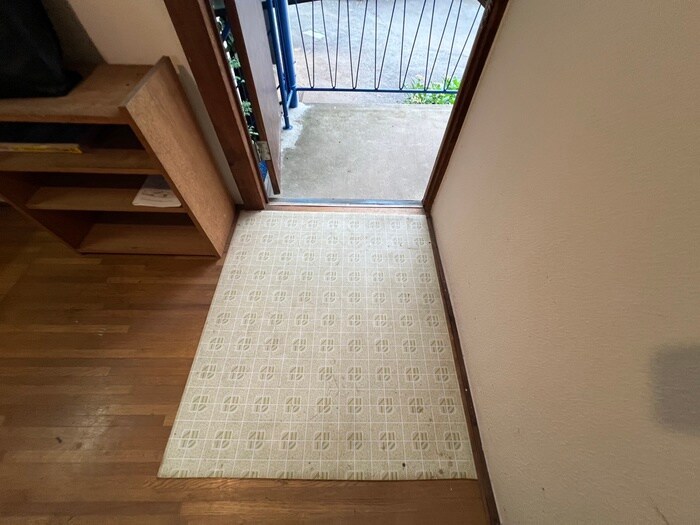 物件内観写真8　(玄関)