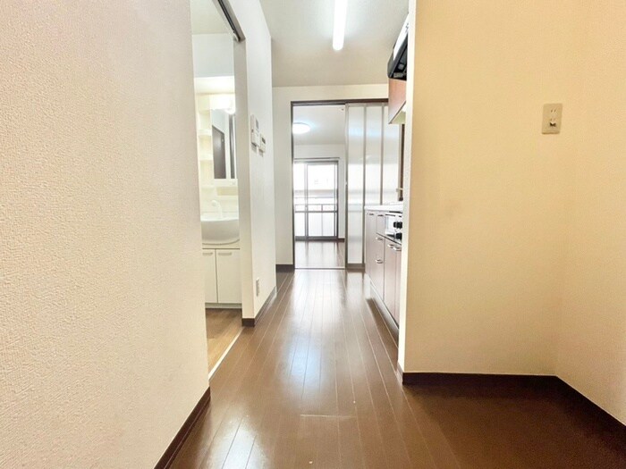 物件内観写真20　(廊下)