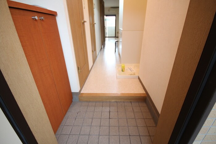 物件内観写真9　(玄関)