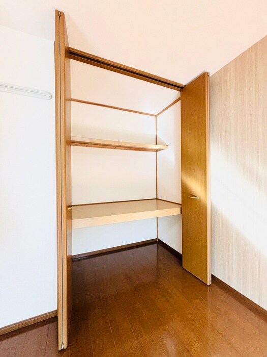 物件内観写真16　(収納)