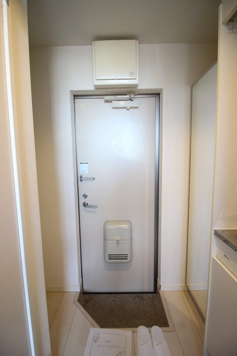 物件内観写真8　(玄関)