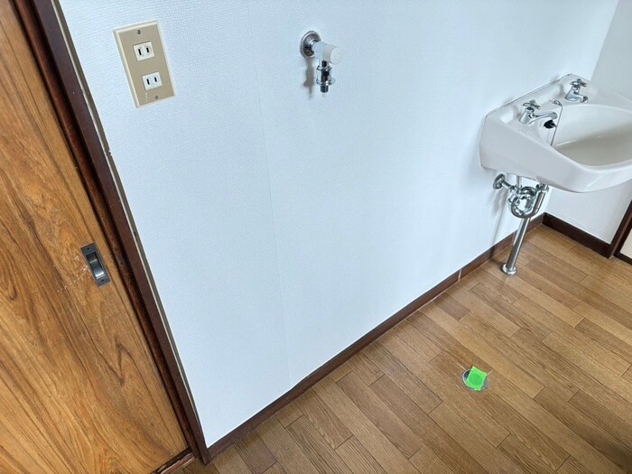 物件内観写真20　(洗濯機置場)