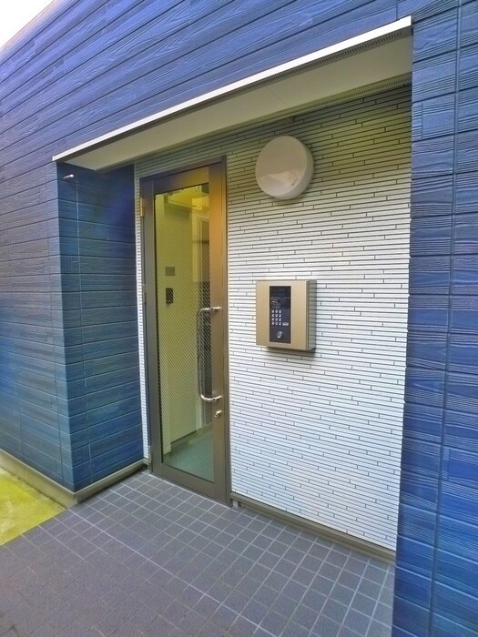 物件外観写真4　(エントランス部分)