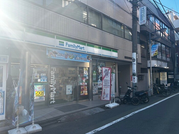ファミリーマート　学芸大学駅前店