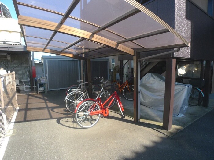 物件外観写真3　(駐輪場)