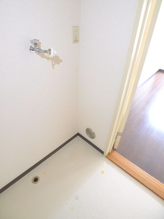 物件内観写真19　(洗濯機置場)