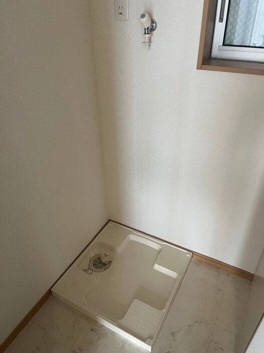 物件内観写真15　(洗濯機置場)