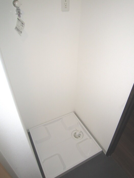 物件内観写真11　(洗濯機置場)