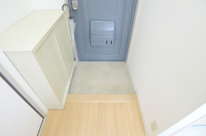 物件内観写真18　(玄関)