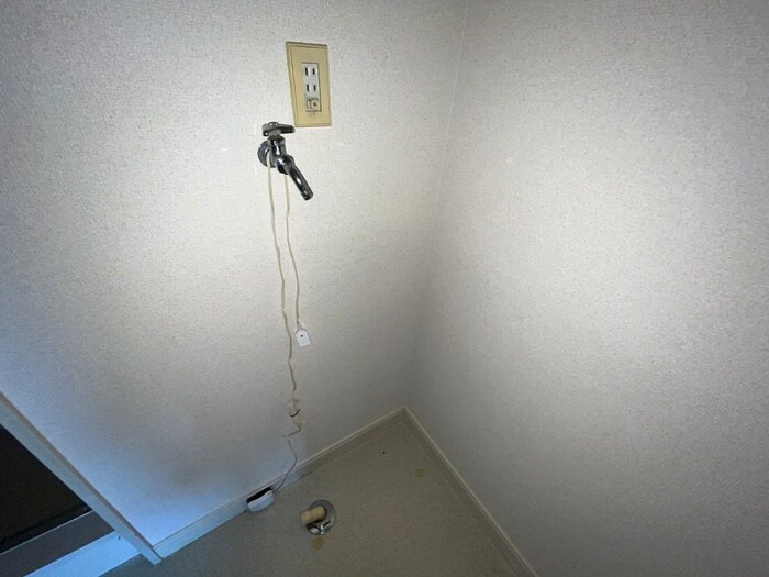 ミナトハイツ第1の洗濯機置場