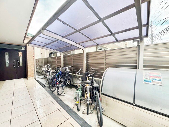 物件外観写真5　(駐輪場)