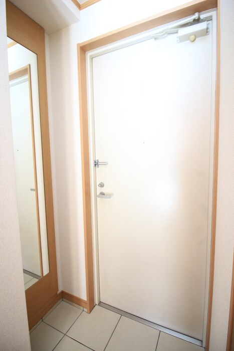 物件内観写真15　(玄関)