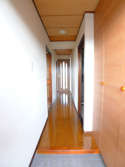 物件内観写真17　(玄関)