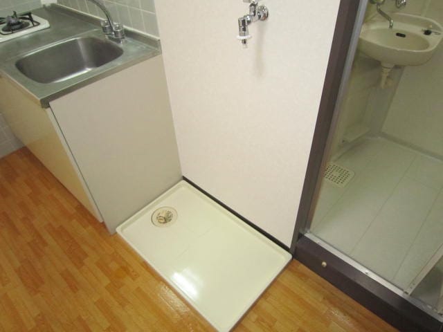 物件内観写真12　(洗濯機置場)